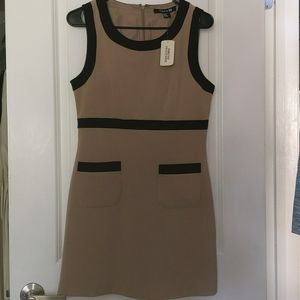 NWT 21 TAUPE BLACK FITTED SHORT WORK DRESS M